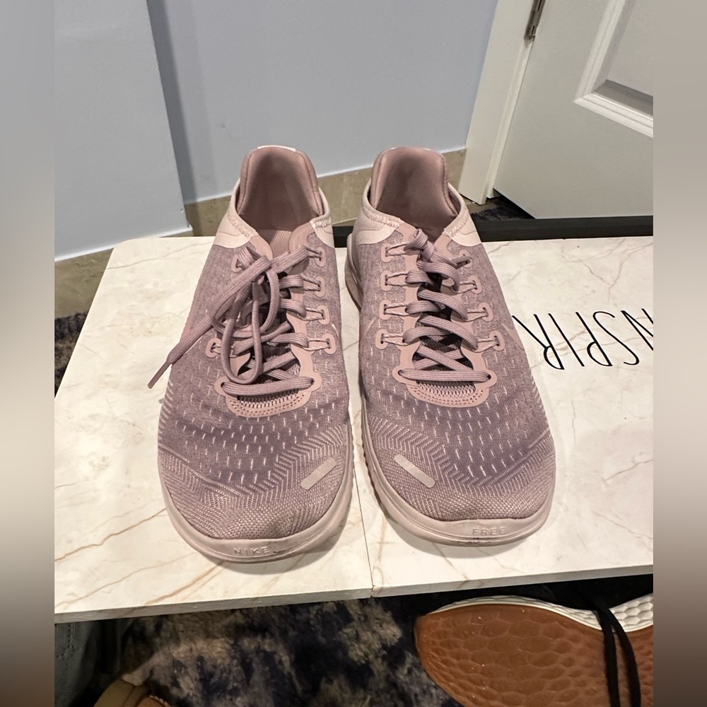 *GUC*Sz 9.5* Nike Running shoes